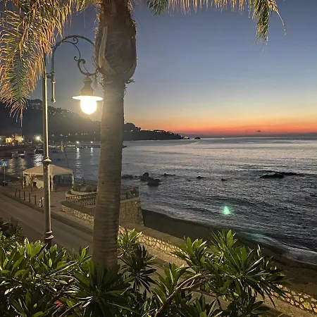 Casa Nicole Fronte Mare Nyaraló *