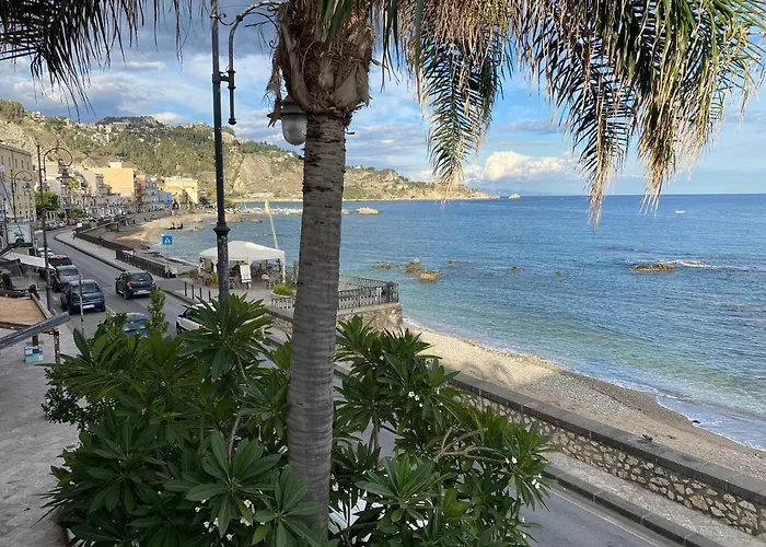 Casa Nicole Fronte Mare Semesterbostad Giardini Naxos