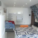 Casa Nicole Fronte Mare * جيارديني ناكسوس